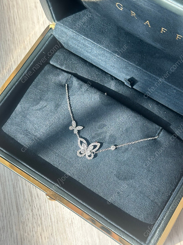 graff 그라프 실루엣 버터플라이 목걸이 이미지