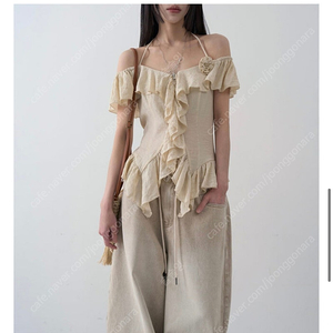 택포)1회착용)로웨어) 프릴 오프숄더 블라우스+가디건