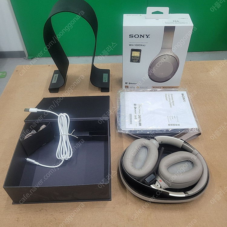 SONY 헤드폰 wh 1000xm2 샴페인골드 거치대 포함 이미지
