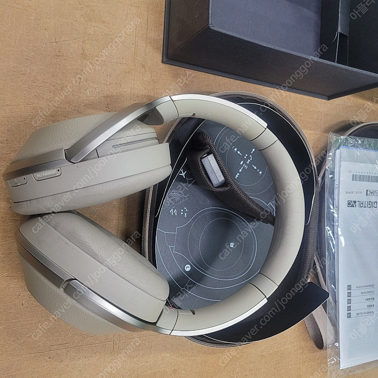 SONY 헤드폰 wh 1000xm2 샴페인골드 거치대 포함 이미지