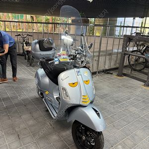 베스파 21년식 Gts300 슈퍼테크팝니다 8000km