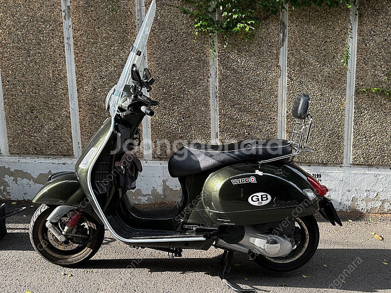 베스파 15년식 gts125 3v 딥그린 판매합니다.--1