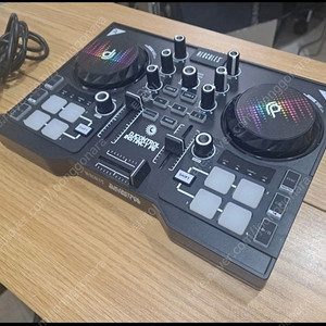 DJ 컨트롤러 허큘레스 인스팅트 P8