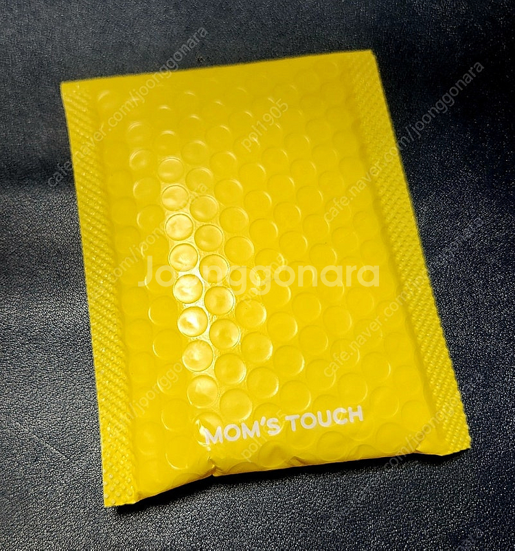 맘스터치 르세라핌 증명사진 키링--0