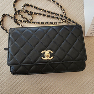 샤넬 트렌디CC WOC 24번대 블랙 금장