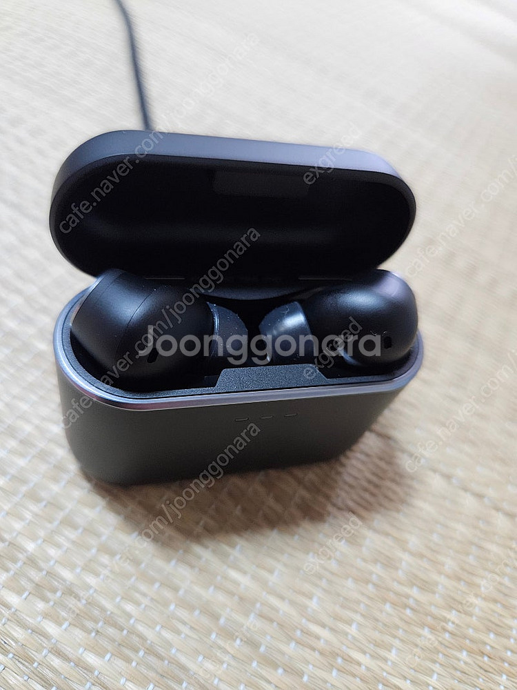 멜로마니아 a100 tws 판매합니다--0