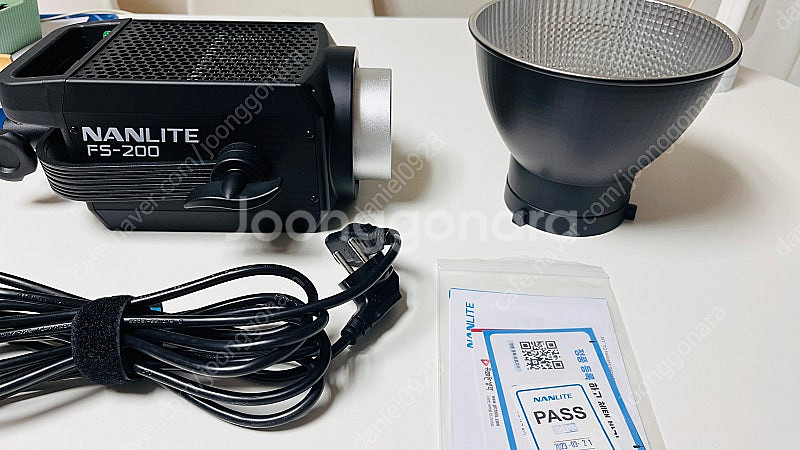 난라이트 fs200 지속광 조명 판매합니다 (fs-20...--0