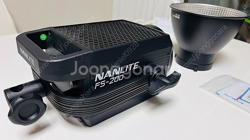 난라이트 fs200 지속광 조명 판매합니다 (fs-20...--1