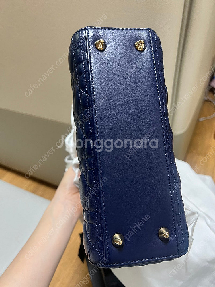 디올 레이디백 네이비 스몰 거의 새것--8
