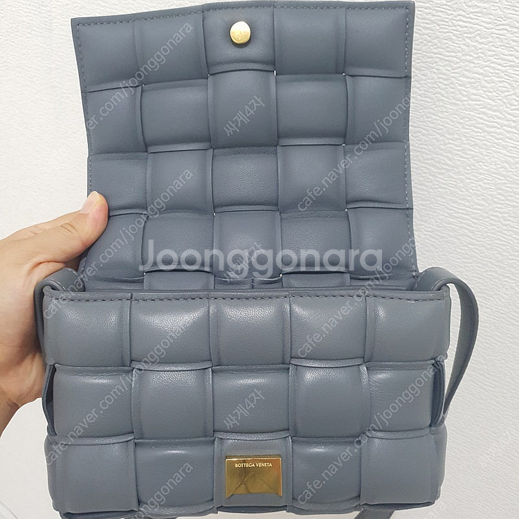 보테가베네타 패딩 카세트백--3