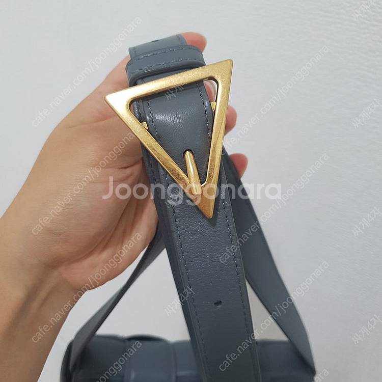 보테가베네타 패딩 카세트백--5