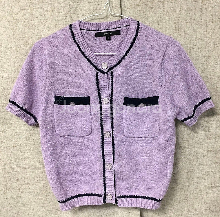 온앤온 23fw 라운드넥 배색반팔 가디건 85--1