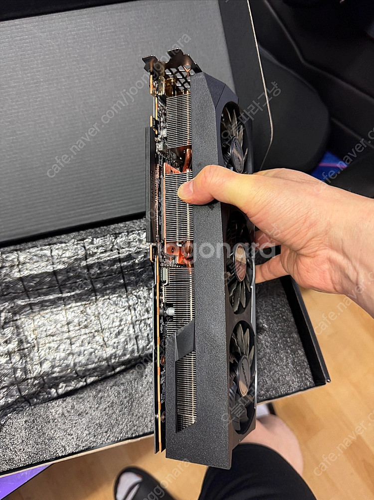 기가바이트 6900xt--4