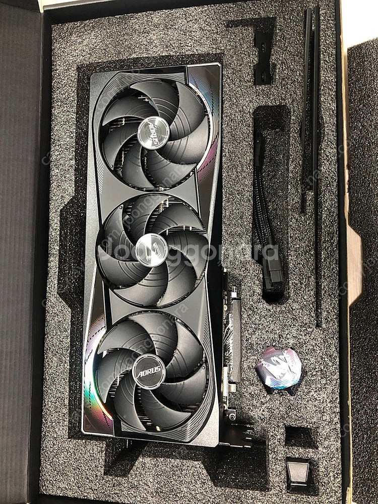 GIGABYTE AORUS 지포스 RTX 5070 Ti...--1