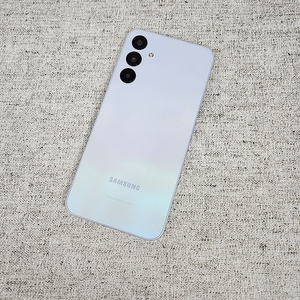 갤럭시 A25 라이트블루 128GB A등급 17만 판매합니다