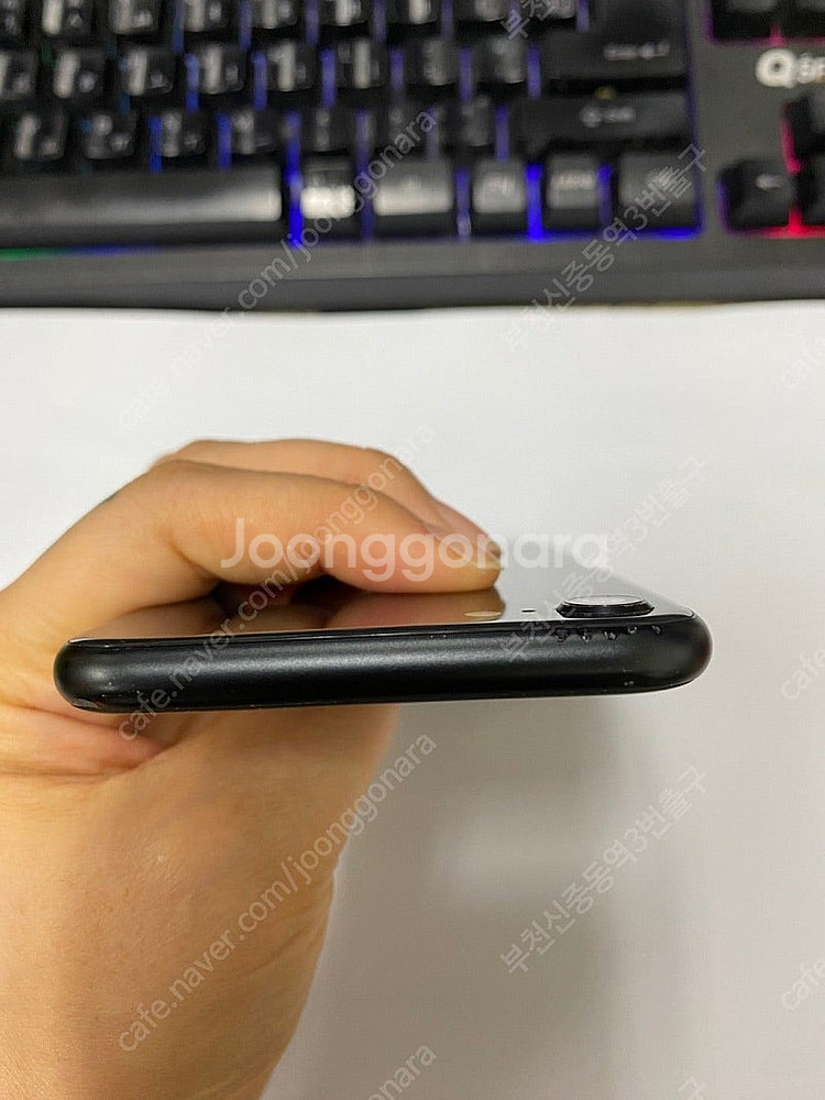 500991 아이폰SE2 블랙 액정SS급 64GB 무잔...--3