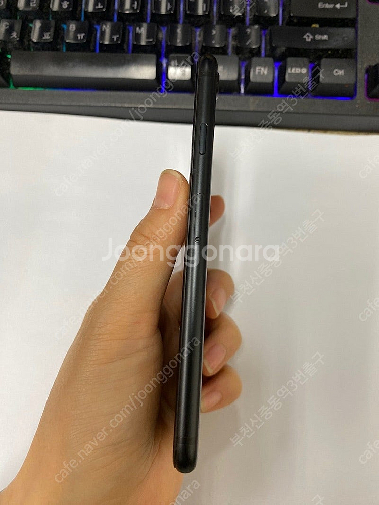 500991 아이폰SE2 블랙 액정SS급 64GB 무잔...--5
