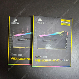 [팝니다] 커세어 벤전스 (Vengeance) RGB PRO 32GB DDR4 3600MHz C18 키트 (2x16GB) 2개