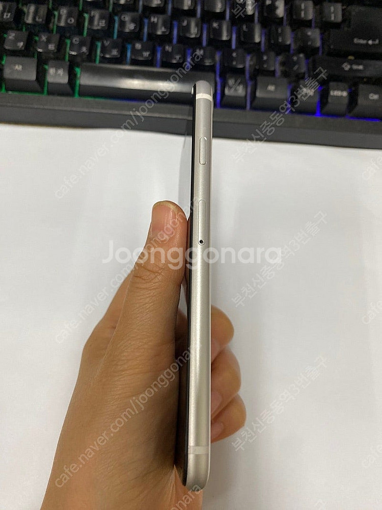 205194 아이폰SE2 화이트 액정SS급 64GB 무...--5