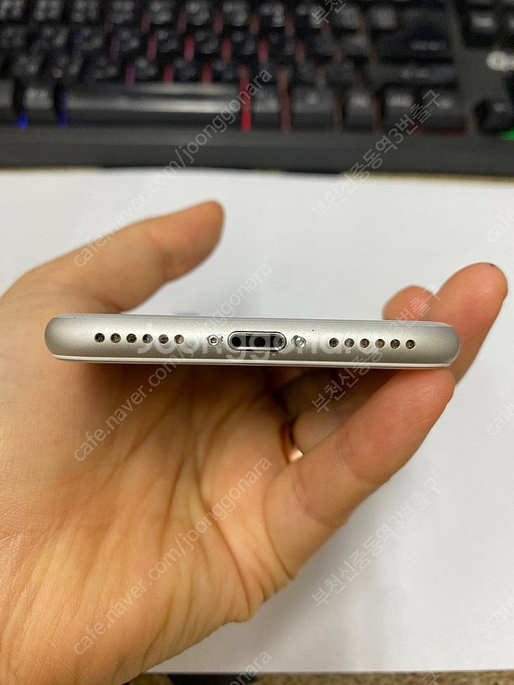 205260 아이폰8 실버 A급 256GB 배터리성능1...--6