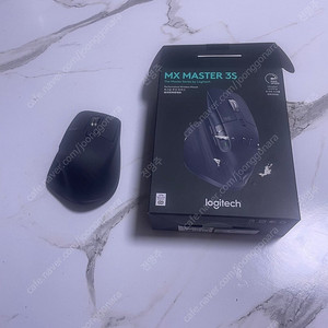 로지텍 MX MASTER 3S 마우스 판매합니다.