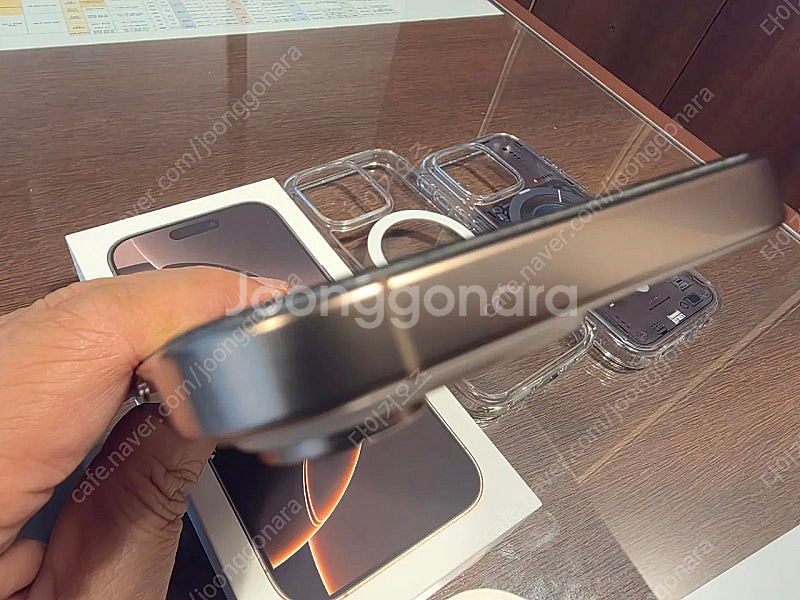 아이폰 16 Pro 512G 데저트 티타늄 판매합니다--7