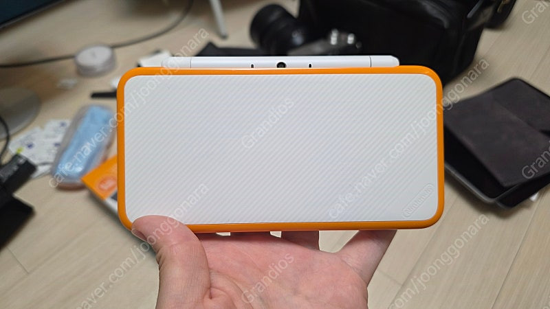뉴 닌텐도 2ds xl 오렌지화이트+정품충전어댑터 18만원--2