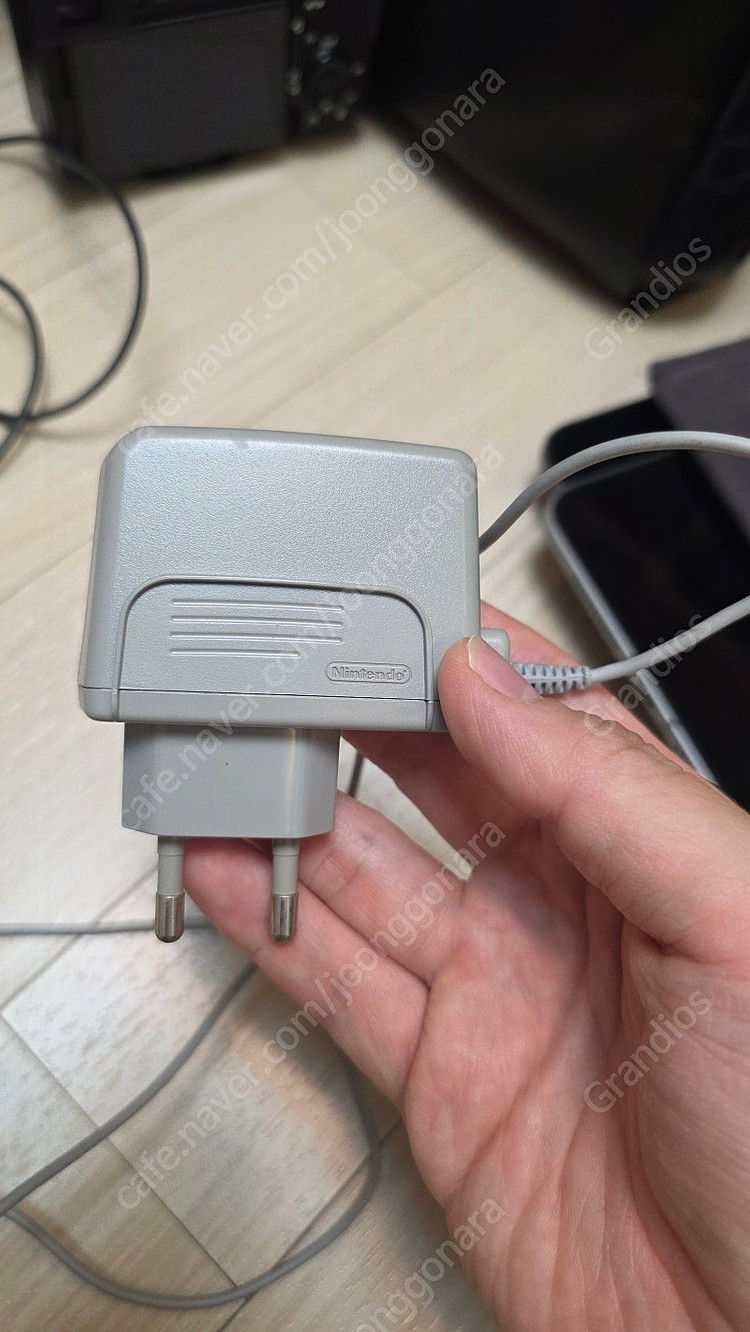 뉴 닌텐도 2ds xl 오렌지화이트+정품충전어댑터 18만원--7