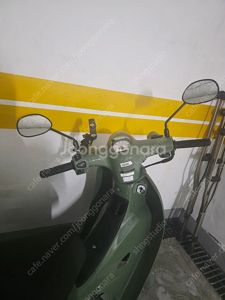 혼다 슈퍼 커브 올리브그린 색상 판매합니다 4165km...--4
