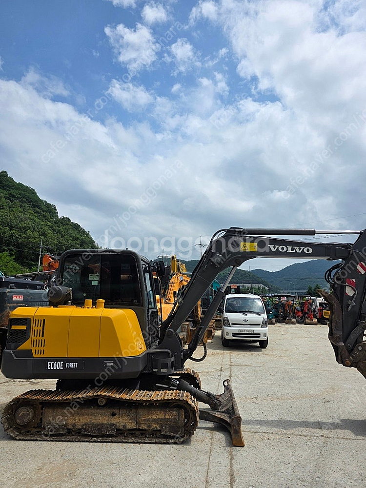 중고굴삭기급매 볼보 EC60E 2017년식 코집,회라 장착, 기본 정비 완료, 경북고령소재 010-3563-6002--0