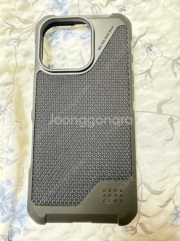 uag 아이폰16프로 케이스 메트로폴리스 블랙 색상팝니...--1