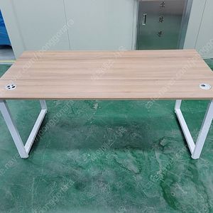 사무실책상 / 테이블 / 쇼파 / 의자 / 가구 / 파티션 / 파티션부속품 중고로 팝니다.