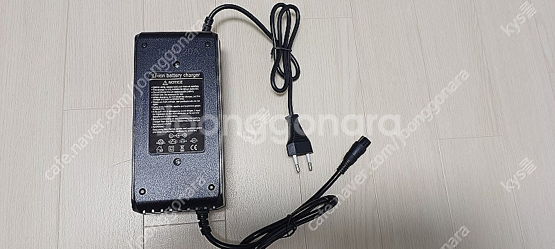 14.6v 20ah (인사철배터리 충전기 새제품)--0