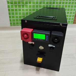 인산철 밧데리 12v 400a 팝니다. (외장멀티탭 포함)