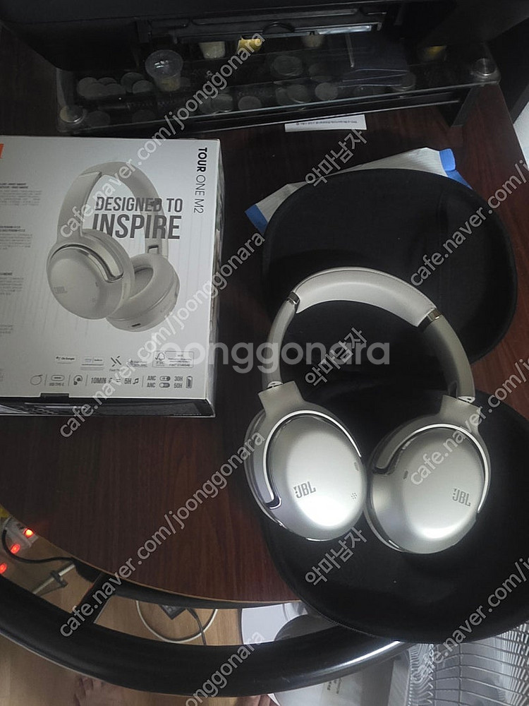 JBL Tour One M2--2