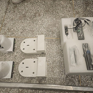 EDISTEC ED-D20N PTZ 카메라 2대, EDISTEC ZU-EPC7000 1대 팝니다