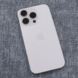 아이폰14프로 실버 512기가 배터리 87% 외관준수 깔끔한폰 68만에판매합니다