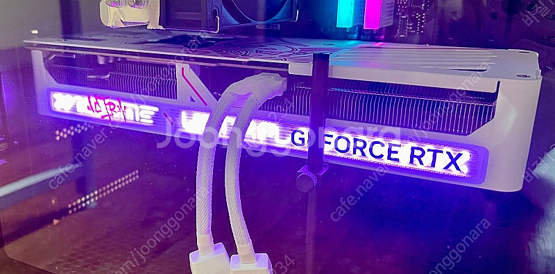 컬러풀 rtx 5070 울트라 oc 화이트 팝니다.--6