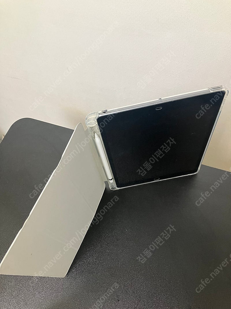 아이패드 7세대 그레이 32기가, 애플펜슬 1세대, 케이스 24만원에 팔아요 이미지