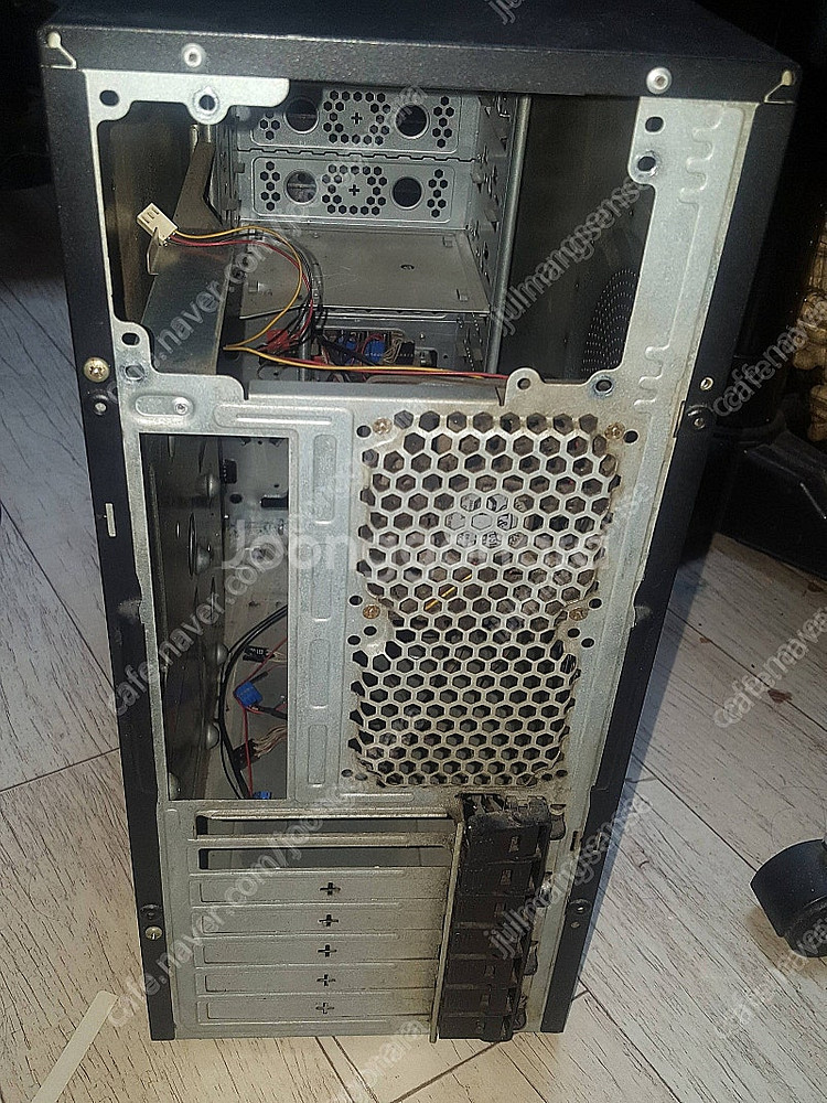 asus 빅타워 케이스 5000원 판매합니다. 전면 5...--8