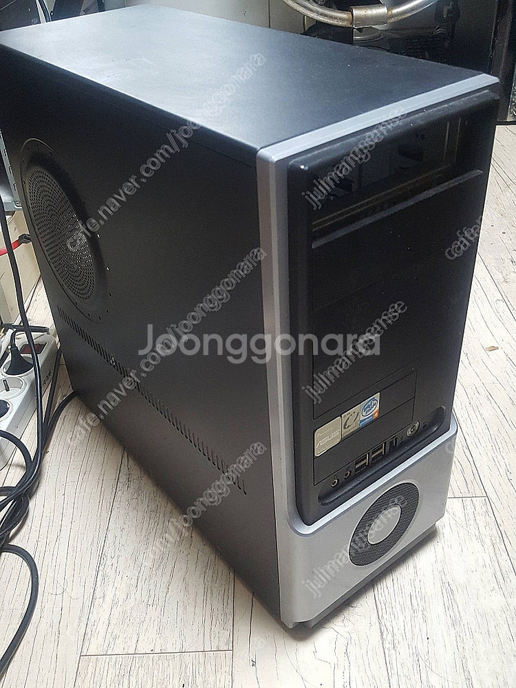 asus 빅타워 케이스 5000원 판매합니다. 전면 5...--9
