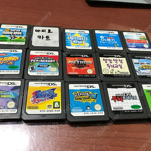 닌텐도 DS/3DS 게임칩,박스(별의커비,포켓몬스터) 팝니다.