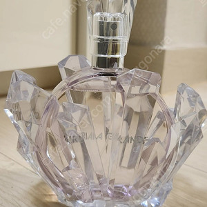 아리아나그란데 REM 이미지