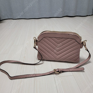 크로스백 델라스텔라 파우치백 소가죽