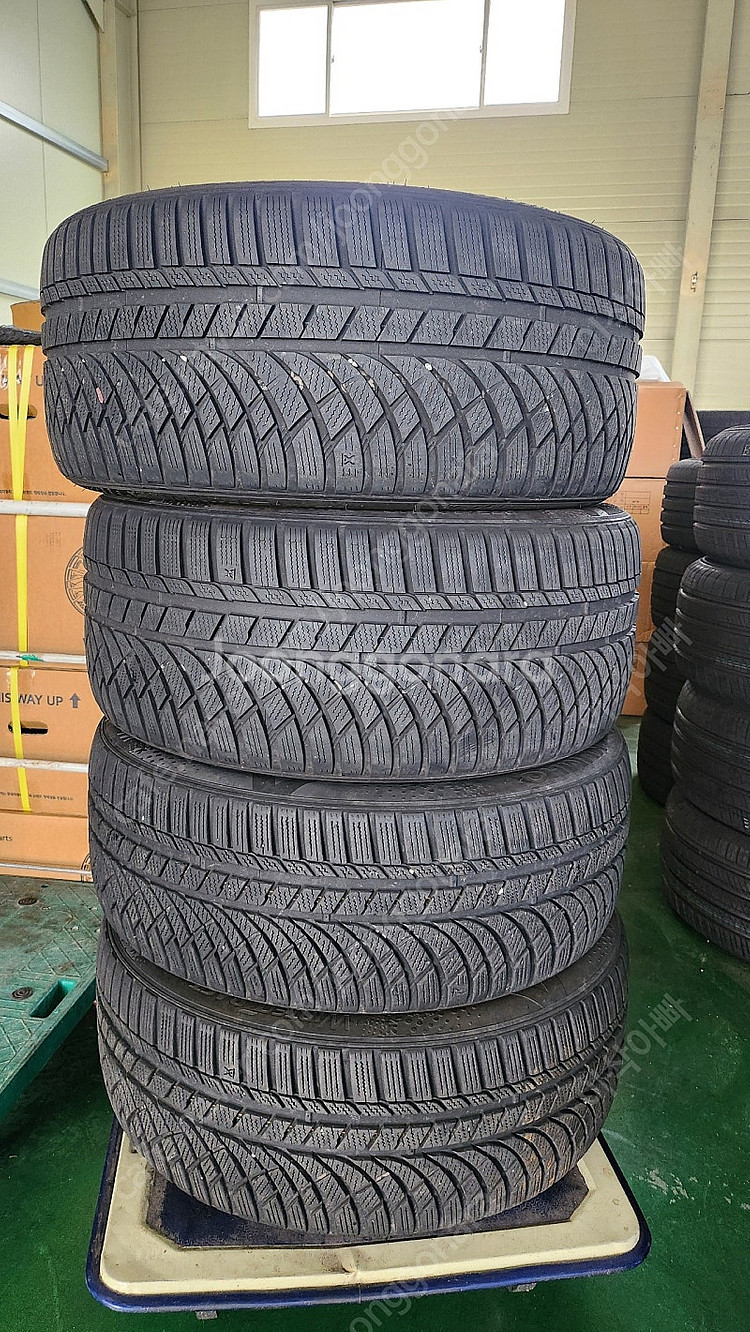 275/40 R19 105 윈터 타이어 4짝--0