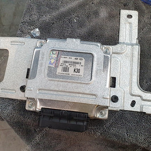 K9 ECS ECU 모듈팝니다. 956103T300 입니다.