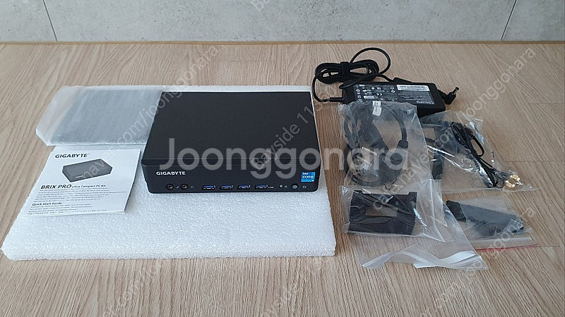 GIGABYTE BRIX PRO GB-BSi5-1135...--1