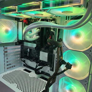 9800x3d 게이밍 컴퓨터 반본체 팝니다