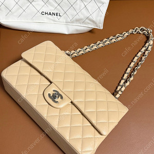 샤넬 클래식 미듐 내장칩
