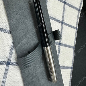 파카 51 코어 만년필 거의 새상품 팝니다(기타 부속품 포함)